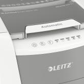 Distrugator automat documente Leitz IQ  Small Office , 100 coli, P4, cross-cut (tip confeti), cos  34 litri, alb-gri, Leitz 