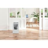 Distrugator automat documente Leitz IQ Office , 150 coli, P5, micro-cut (tip particule), cos  44 litri, alb-gri, Leitz 